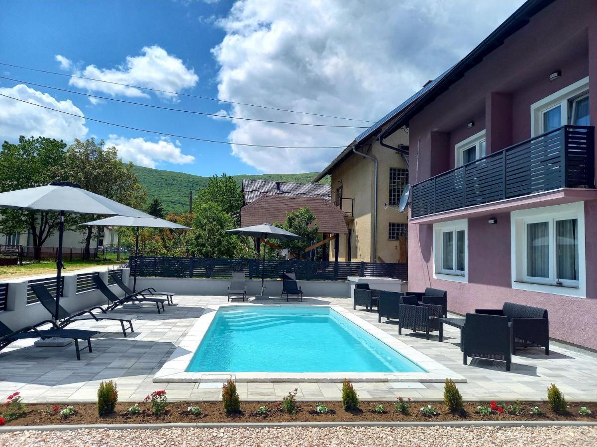 Premier House By Rd Group Hotel Korenica Exterior foto