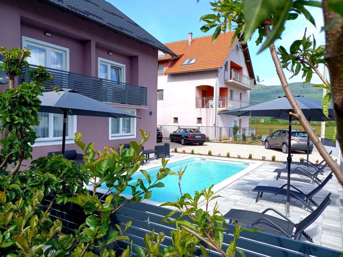 Premier House By Rd Group Hotel Korenica Exterior foto