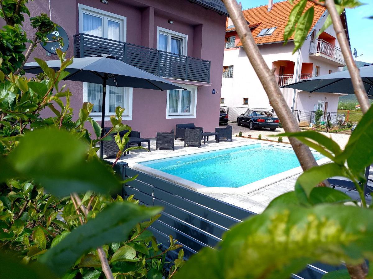 Premier House By Rd Group Hotel Korenica Exterior foto